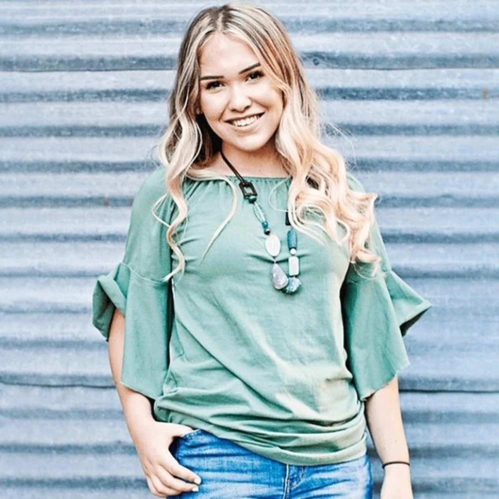 NWT Peyton Bre Moss Tapered Sleeve Top